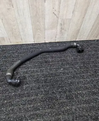 BMW 5 G30 G31 Engine coolant pipe/hose 8602652