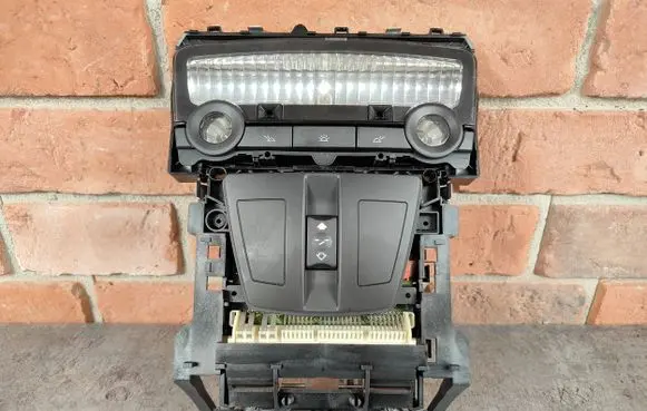 BMW X3 F25 Front door interior light 9267768 1202415402 28323744