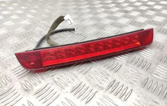 Hyundai Santa Fe Third/center stoplight 927002W000