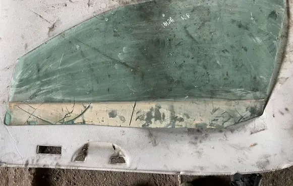 Seat Ibiza III (6L) Front door window/glass (coupe) 