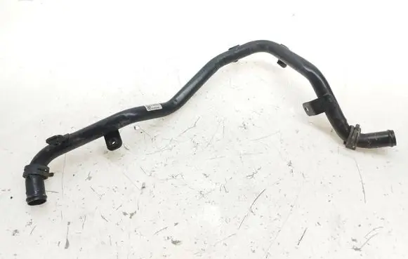 Volkswagen Touareg II Engine coolant pipe/hose 7P0121065AE 7P0121070AD