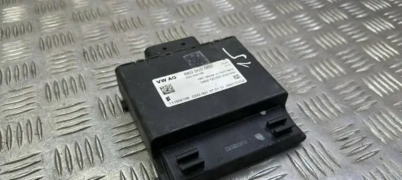 Audi A5 8T 8F Voltage converter/converter module 8K0959663