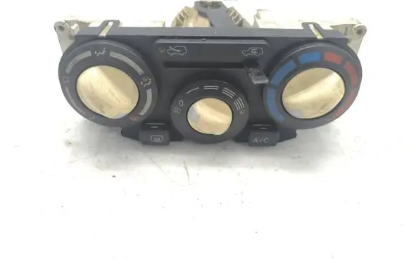 Nissan Micra Climate control unit F667193V