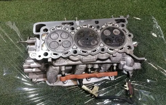 Jaguar XF X250 Engine head PM9X206090CA