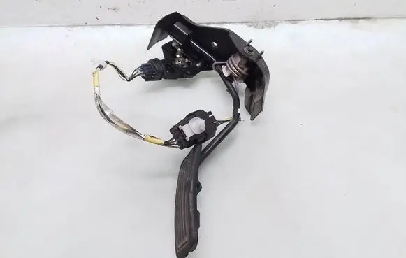 Toyota Avensis T250 Accelerator throttle pedal