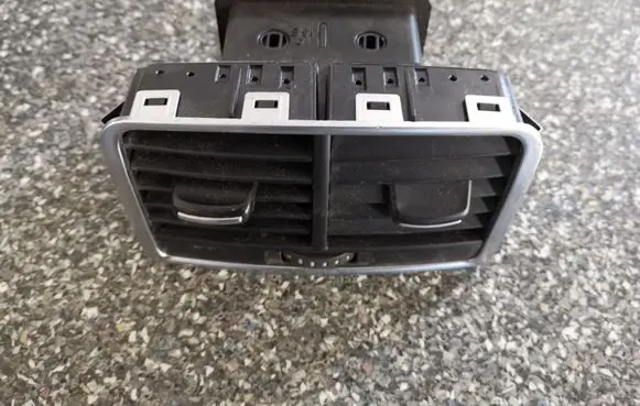 Audi A6 S6 C6 4F Rear air vent grill 4F0819203C