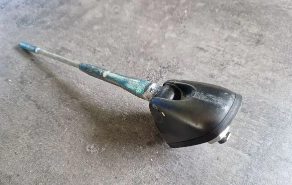 Mitsubishi L200 Radio antenna 