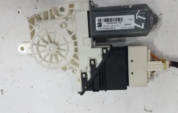 Seat Leon (1P) Rear door window regulator motor 3C0959703EXXX 3C0959703E