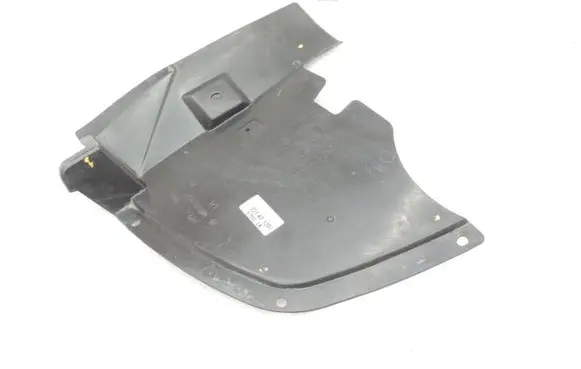 Mitsubishi Pajero Front arch trim MR492437