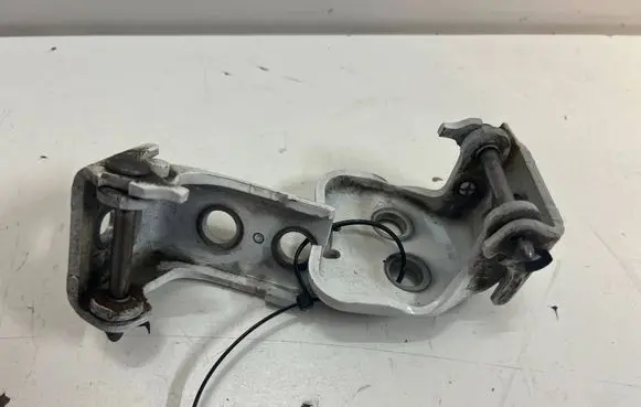 Peugeot 3008 I Rear door hinge set 