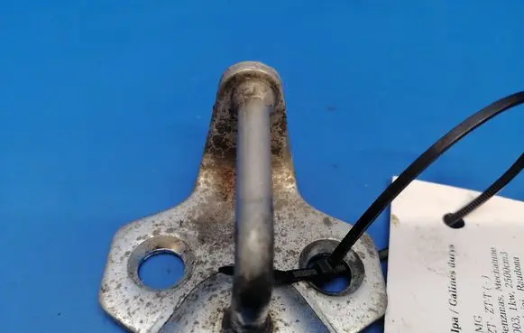 MG ZT - ZT-T Rear door lock loop/hook striker 