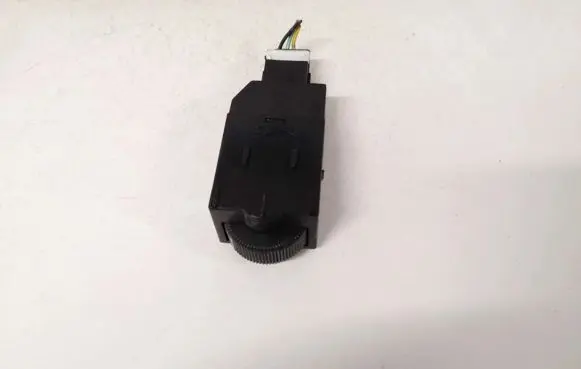Mitsubishi Carisma Headlight level height control switch mr114337