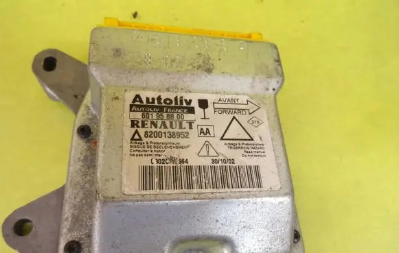 Renault Laguna II Airbag control unit/module 8200138952 601958800