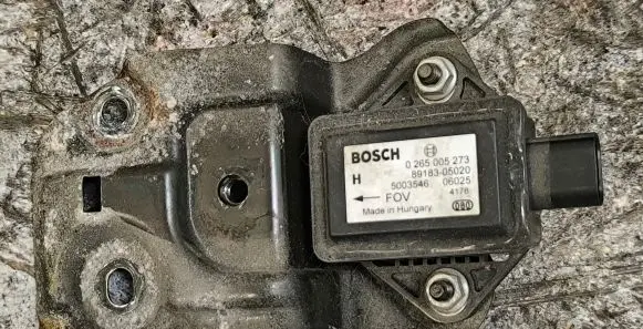 Toyota Avensis T250 ESP acceleration yaw rate sensor 0265005273