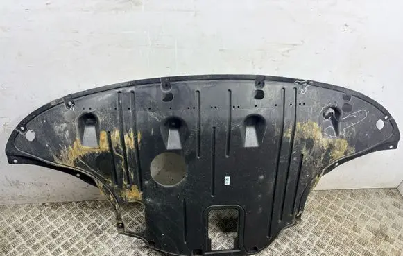 Hyundai Kona II Engine splash shield/under tray 