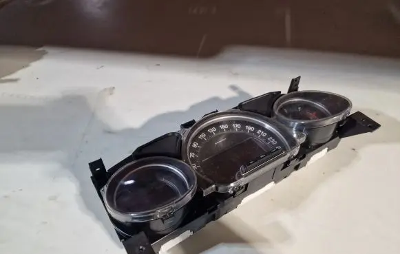 Citroen C5 Speedometer (instrument cluster) 9665560480