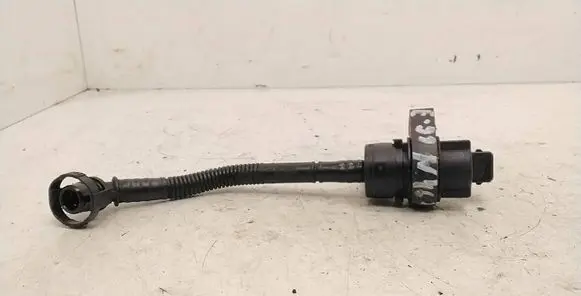 BMW 3 E90 E91 Vacuum valve 7512581