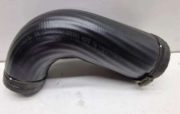 Volvo V70 Intercooler hose/pipe 08699419