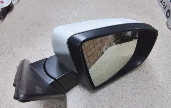 Front door electric wing mirror