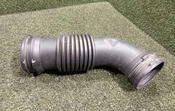 Renault Master III Air intake duct part 165763705R