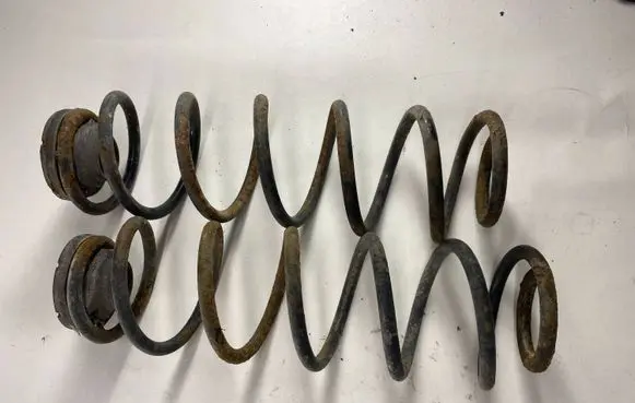 Volkswagen Golf IV Rear coil spring