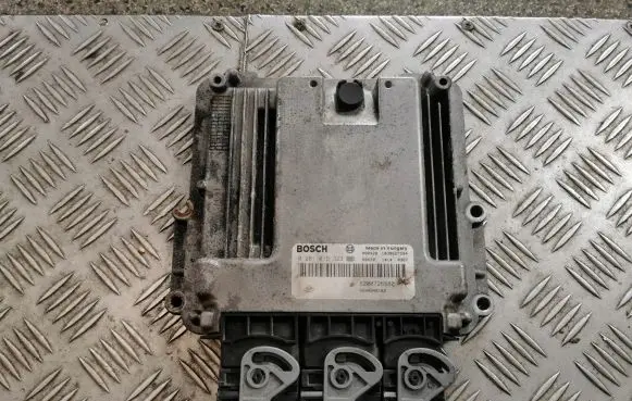 Renault Laguna III Engine control unit/module 0281015323