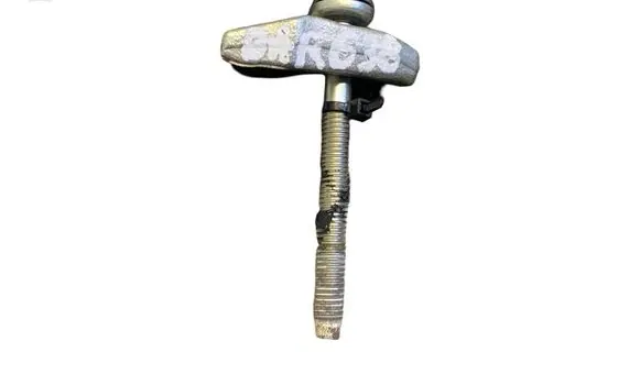 Nissan Qashqai Fuel Injector clamp holder 