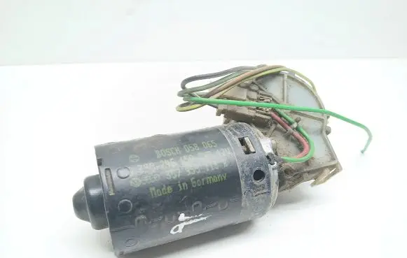 Volkswagen PASSAT B3 Wiper motor 0390246150 357955113B