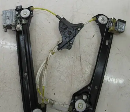 Mercedes-Benz CLA C117 X117 W117 Front door window regulator with motor 935669103