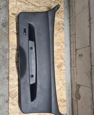 Trunk/boot lower side trim panel