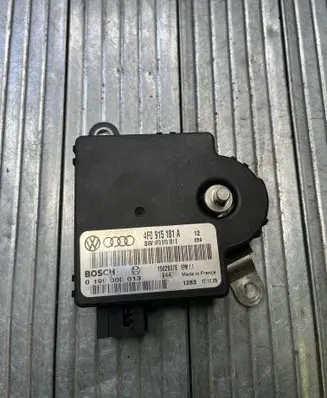 Audi A6 S6 C6 4F Power management control unit 4F0915181A 0199000013