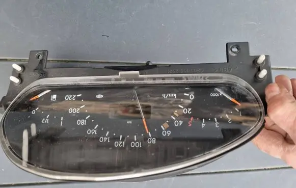 Mercedes-Benz A W168 Speedometer (instrument cluster) A1685405511 9807220418 09051639905
