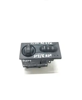 Volkswagen Golf III Light switch 1H6941531N