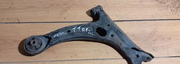 Toyota Prius (XW20) Front lower control arm/wishbone