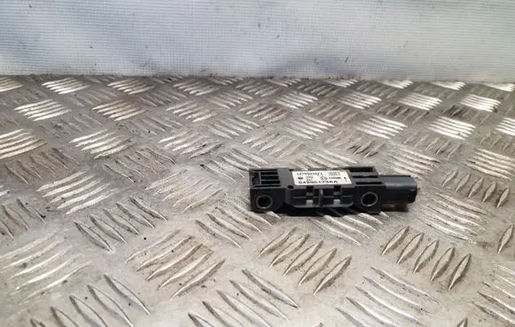 Chrysler 300 - 300C Airbag deployment crash/impact sensor 04896173AA 1379303021