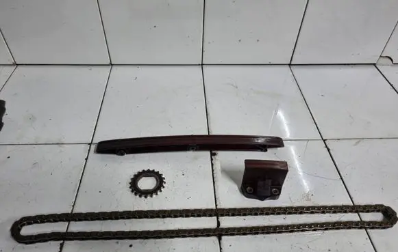 Opel Astra J Slide rail for timing chain 55353999