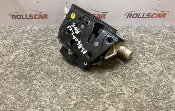 Audi A6 S6 C6 4F Front door lock 4F2837015