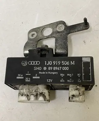 Seat Ibiza IV (6J,6P) Coolant fan relay 1J0919506M