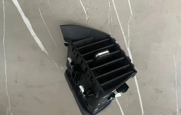 Opel Mokka B Dashboard air vent grill cover trim 98362776ZD