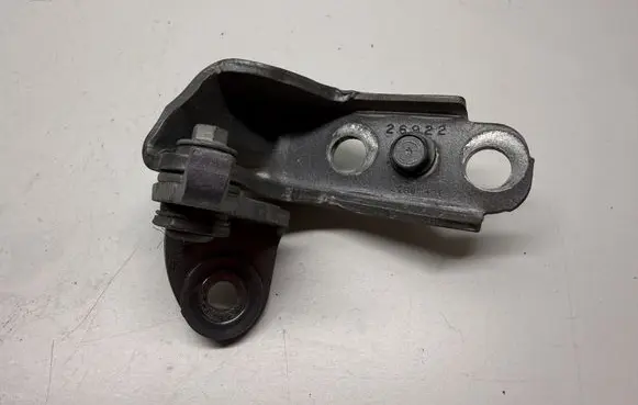 Ford Mustang VI Front door upper hinge 22801 26922