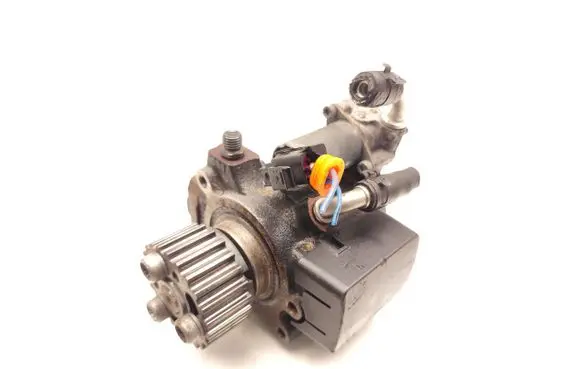 Volkswagen Golf VI Fuel injection high pressure pump 03L130755E