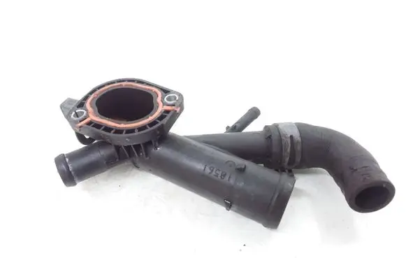 Engine coolant pipe/hose