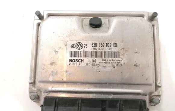 Volkswagen PASSAT B5.5 Engine control unit/module 038906019KD 0281011205