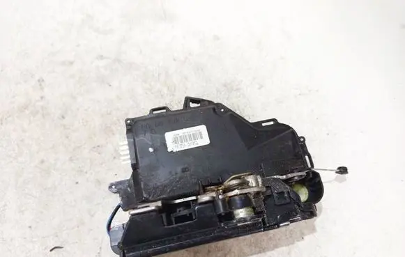 Volkswagen Caddy Front door lock 3d1837015ab