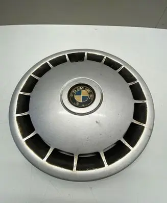 Volkswagen Transporter - Caravelle T4 R15 wheel hub/cap/trim 1129843