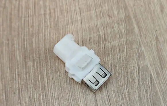 BMW 8 G16 USB socket connector 9390501