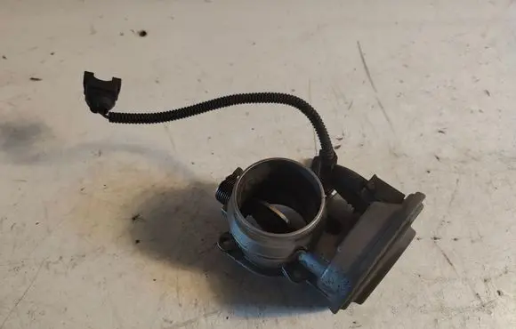 BMW 1 E81 E87 Throttle valve 780437302
