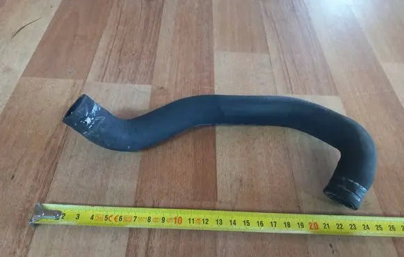 Volkswagen Touran I Engine coolant pipe/hose 1T0122157Q
