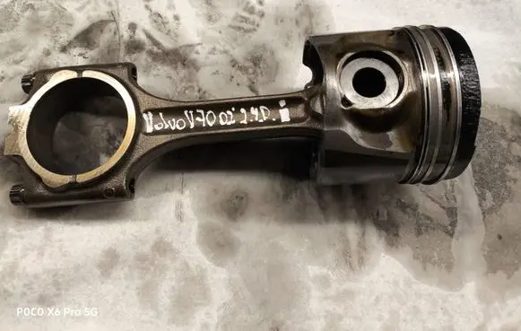 Volvo V70 Piston with connecting rod 81L794