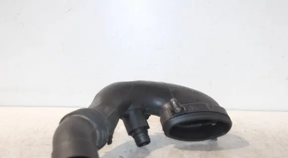 BMW 5 E60 E61 Air intake duct part 7790553